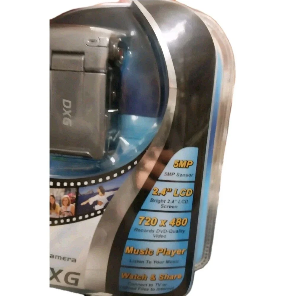 DXG Digital Camera DGX-565V Silver5 Megapixel Res: 720x480 / 2.4
